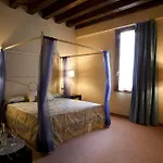 Palacio San Facundo 2*