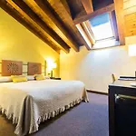 Palacio San Facundo 2* Segóvia