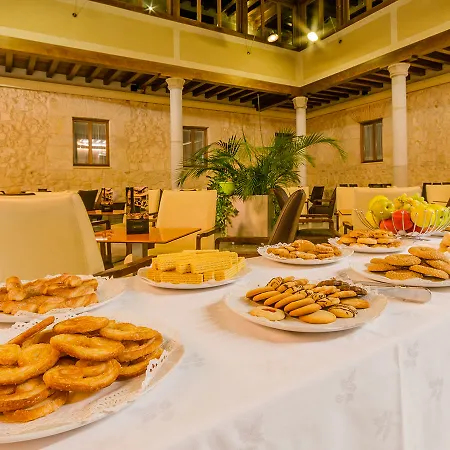 Guest house Palacio San Facundo 2*