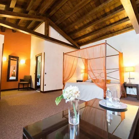 Palacio San Facundo 2* Σεγκόβια