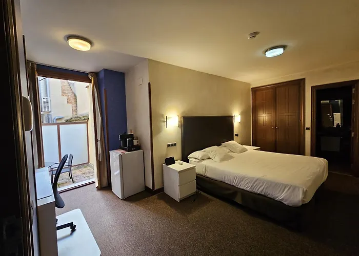 Palacio San Facundo Πανσιόν Σεγκόβια