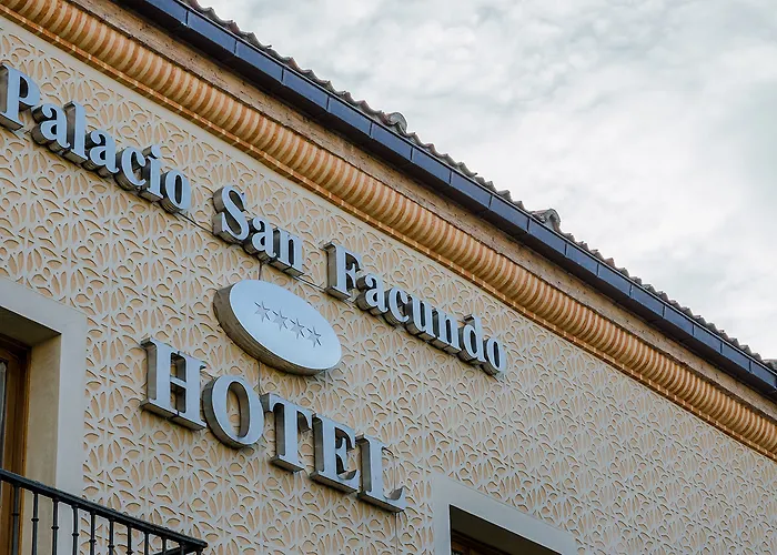 Πανσιόν Palacio San Facundo 2*