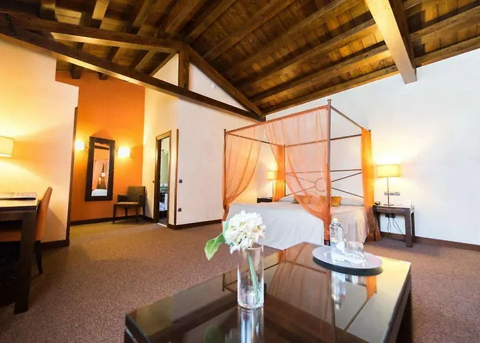 Palacio San Facundo 2* Σεγκόβια